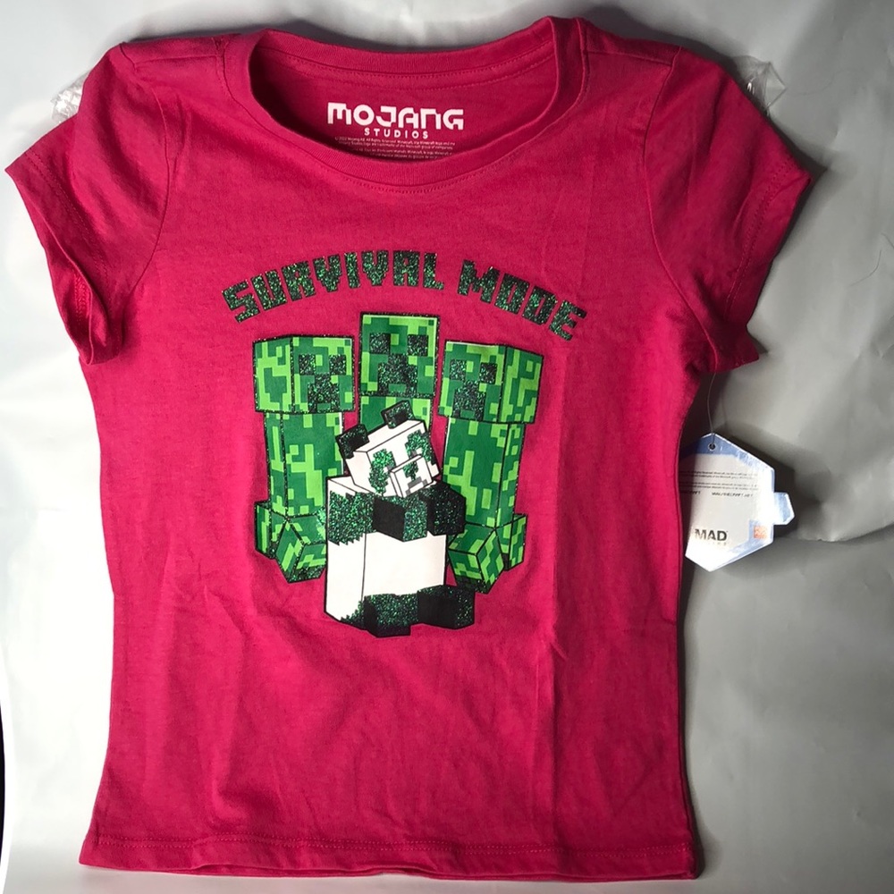 ⭐️4/$36⭐️ Pink Minecraft w/ Cute Panda~ T-Shirt